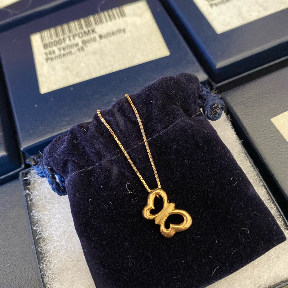 14K yellow gold butterfly pendant 16” necklace (Last piece) - Picture 2 of 12